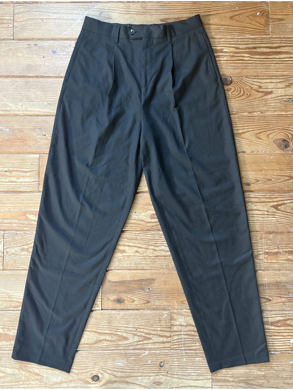 ASOS Design Men’s Black Pleated Dress Pants Trousers 32W 30L Tapered